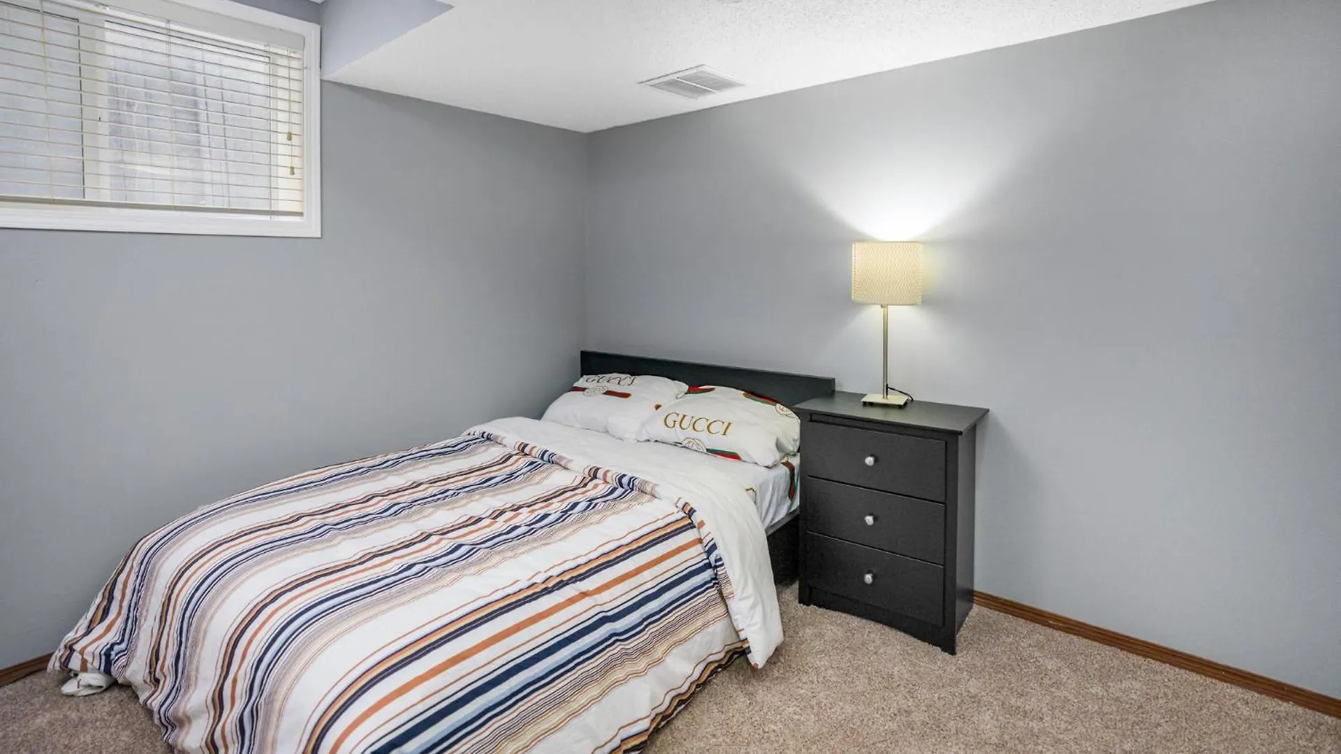 Cozy 2-Bedroom Basement Suite Retreat Calgary